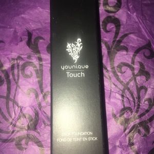 Stick foundation in taffeta